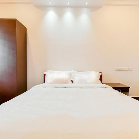Spot On 39480 Vattekad Tourist Home Kochi Exterior photo