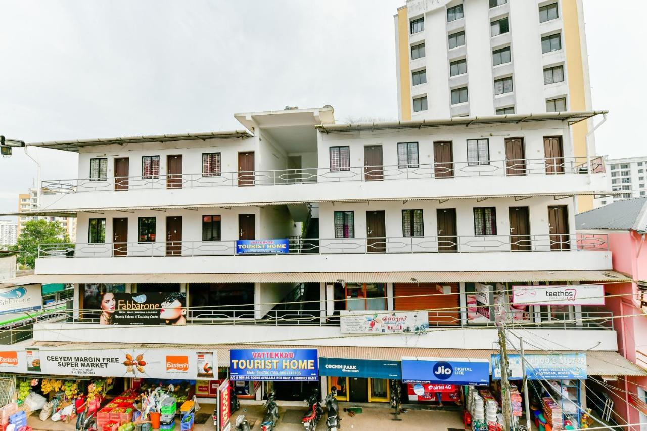Spot On 39480 Vattekad Tourist Home Kochi Exterior photo